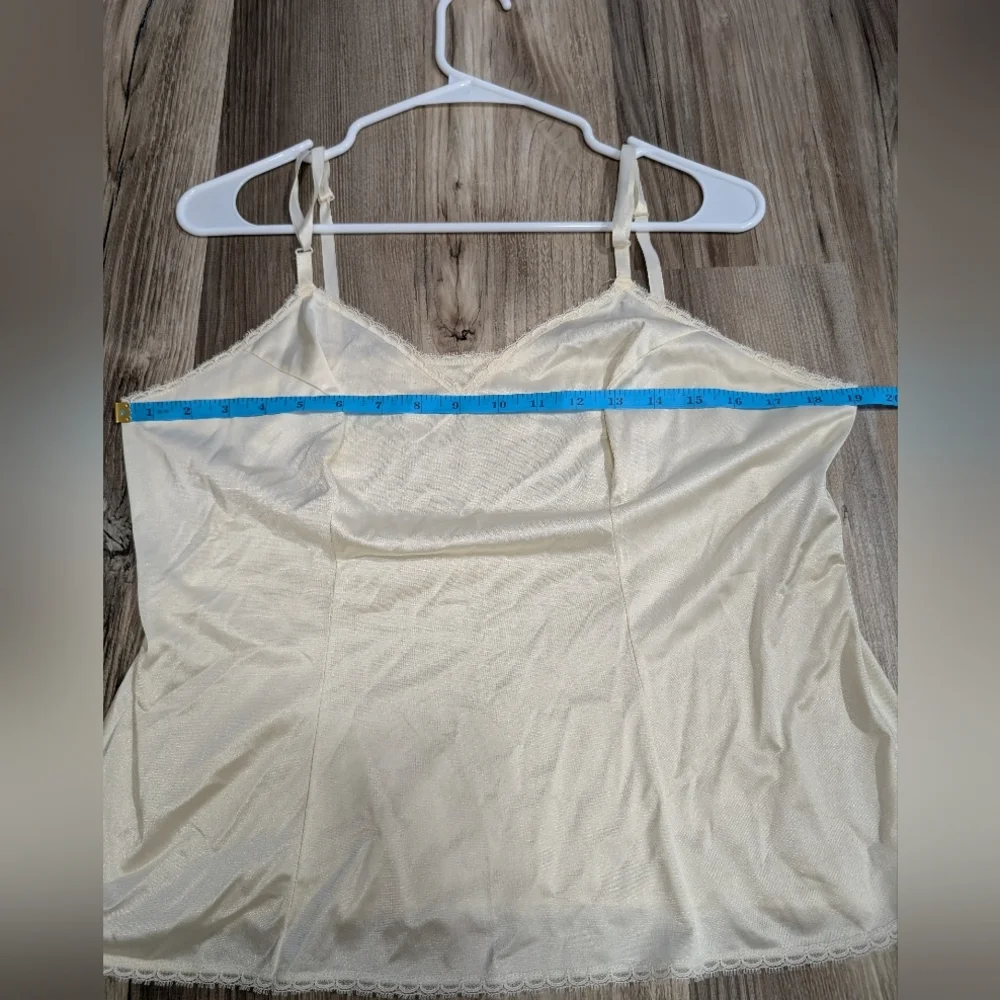 VTG Vanity Fair, Women's Cream Camisole, Size L,‎ Lace Trim, Spaghetti Strap